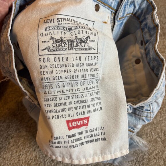 Levi's 512 Cut Off Shorts Size 9 Slim Fit Distressed 2" Inseam Light Wash #166 - Picture 7 of 7